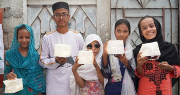 パキスタン・カラチ市のスラム地域に太陽の灯りを。向学心に富む子どもたちへ明るい夜を届けよう。