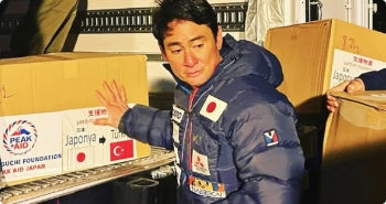 トルコ支援を行う野口健さん